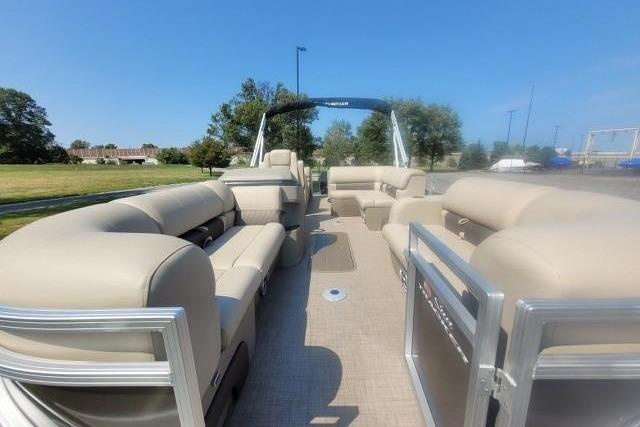 2025 Sun Tracker Party Barge 22 RF XP3