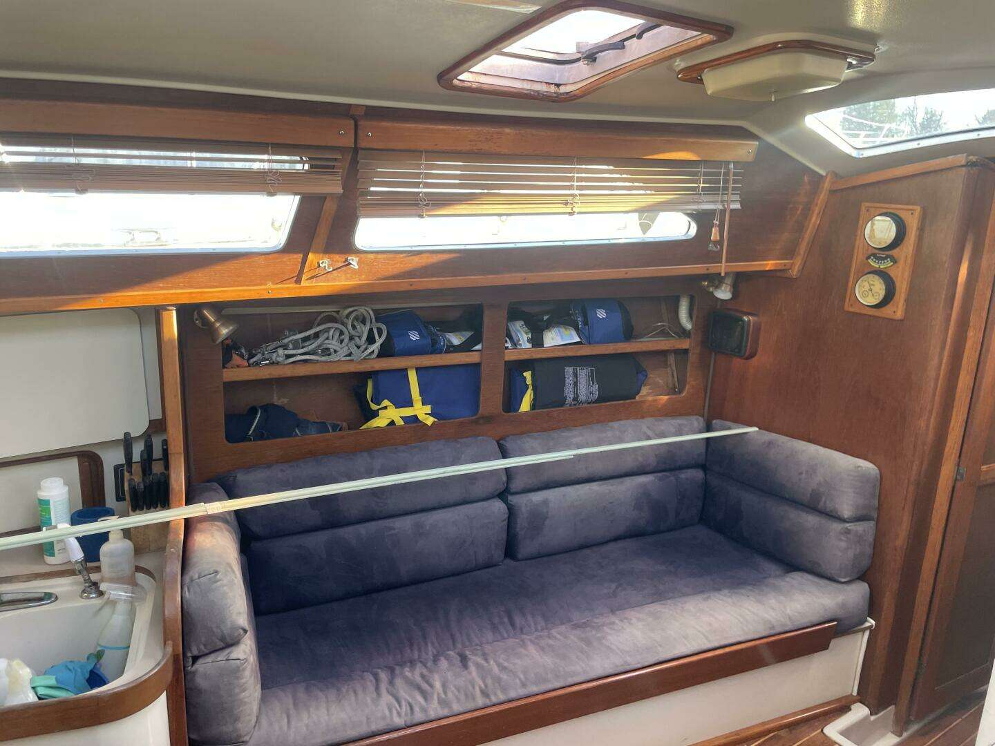 1987 Irwin 38 - Image 21