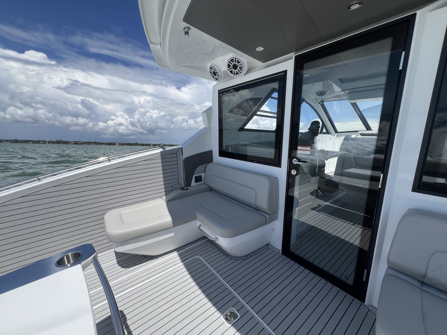 2026 Cruisers Yachts 50GLS OB - Image 42