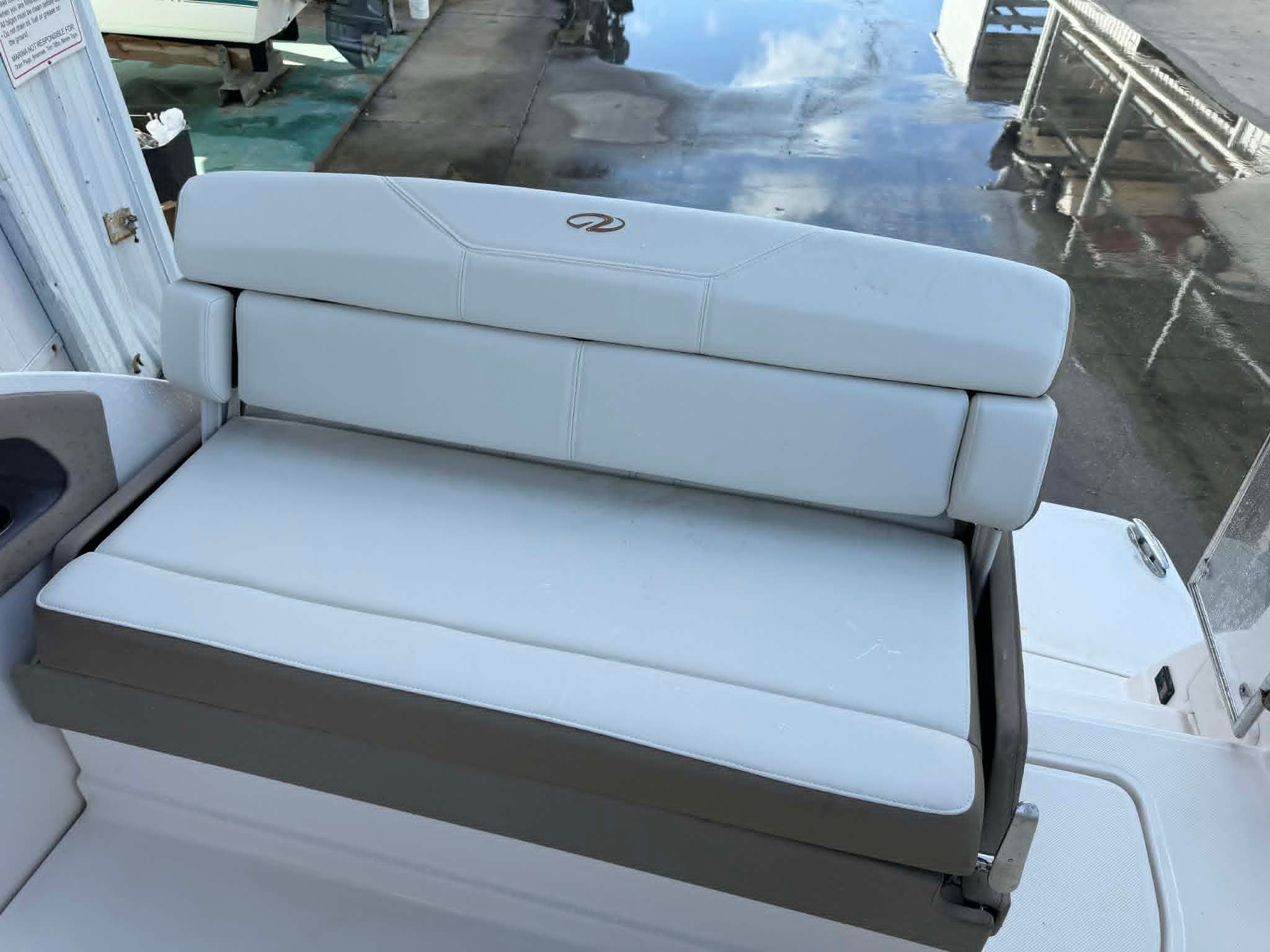 2016 Regal 28 Express - 12