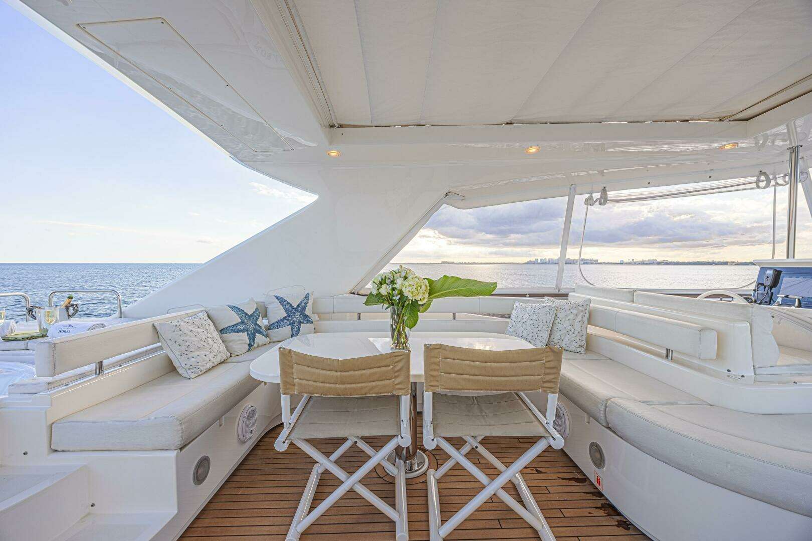 2011 Ferretti Yachts 830 - Image 9