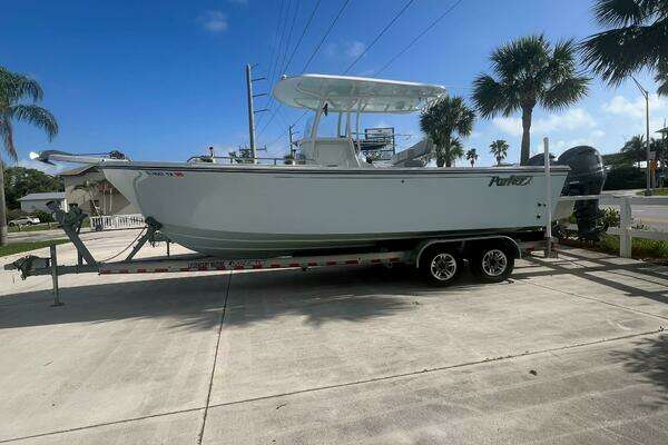 2022 Parker 25 Center Console