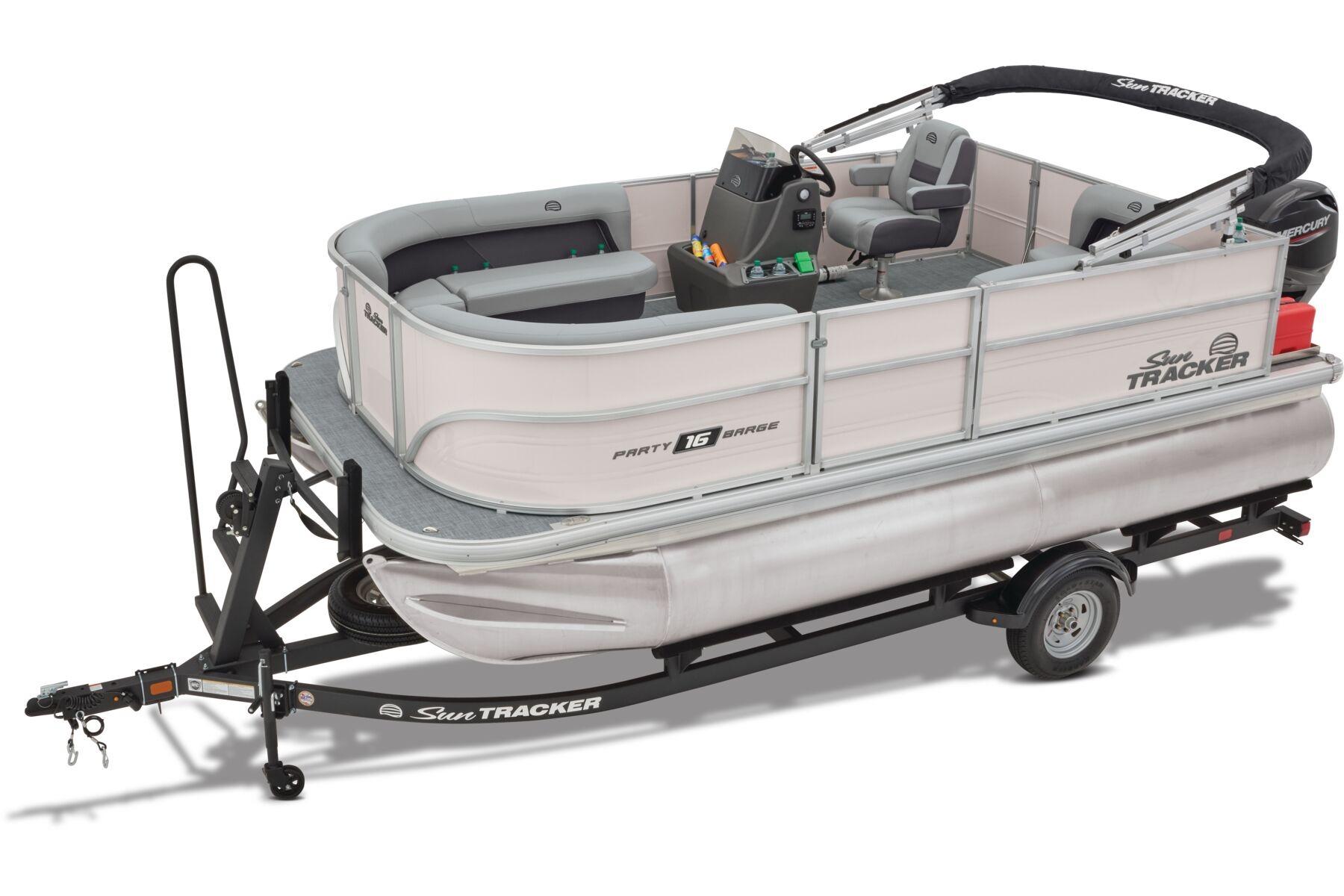 2026 Sun Tracker Party Barge 16 DLX - 12