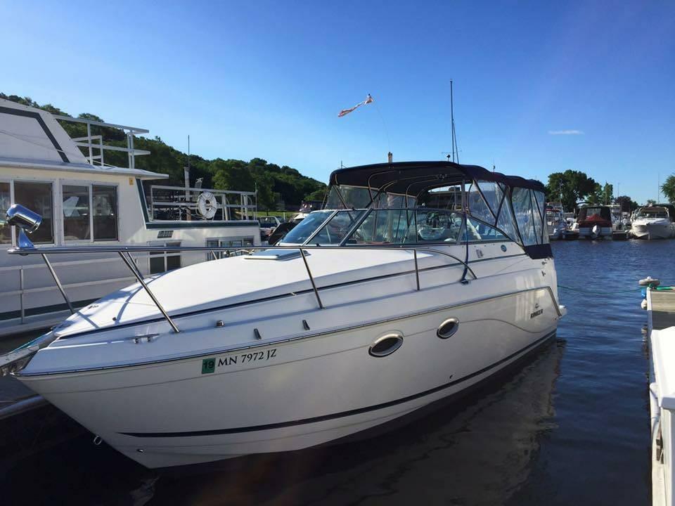 2006 Rinker 270 Express Cruiser