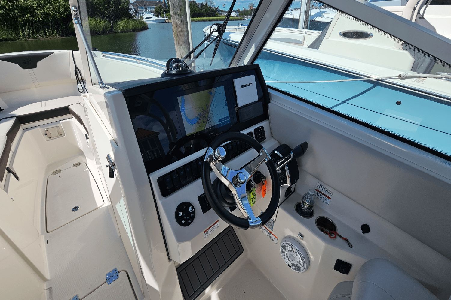 2023 Sailfish 276 DC - 19