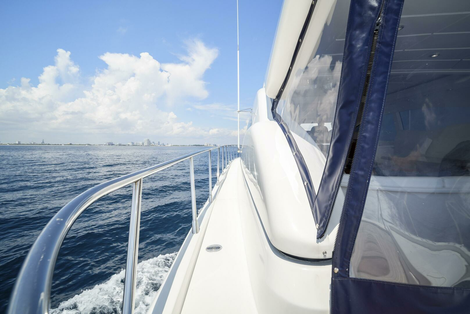 2001 Mangusta 72 - Image 31