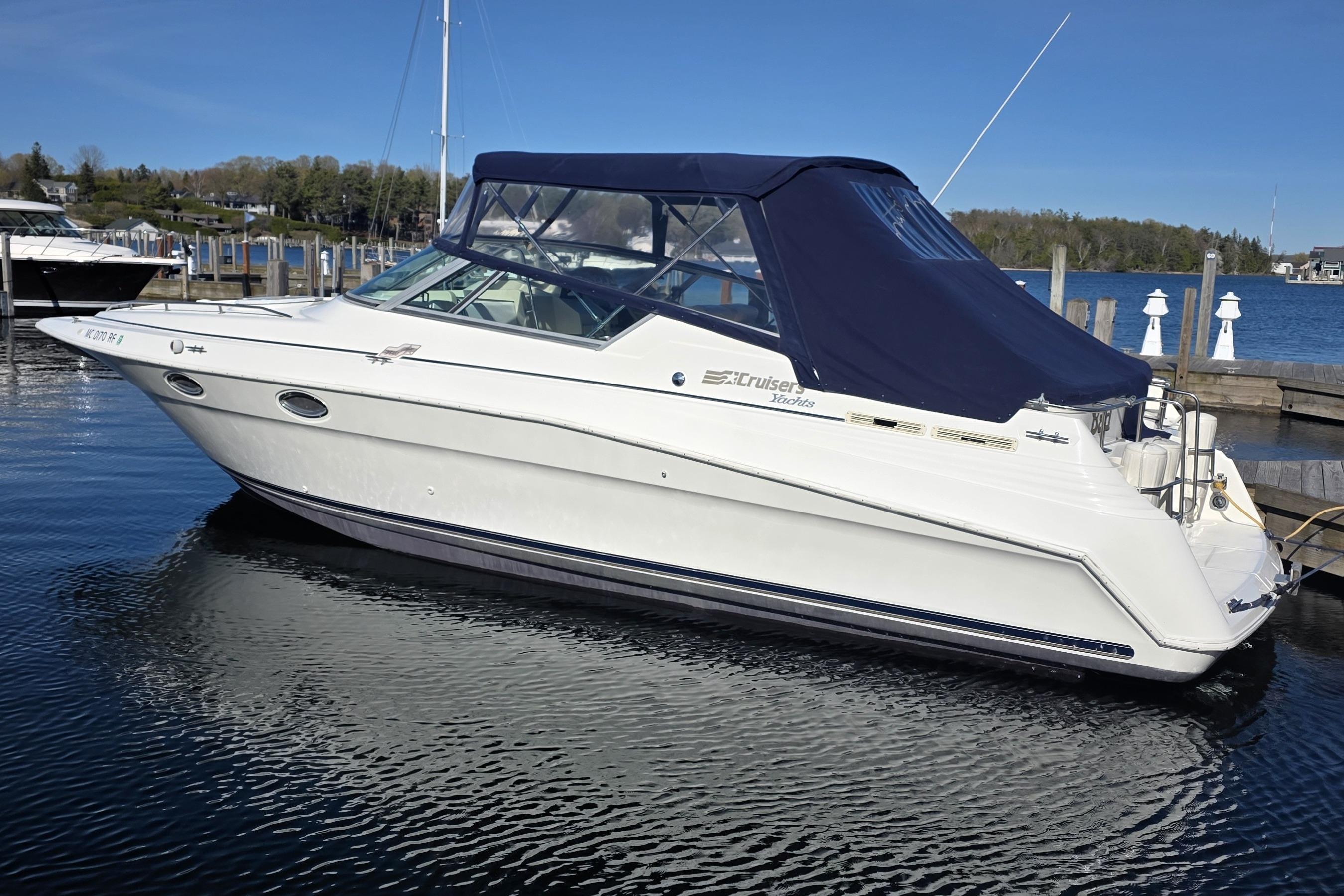 1997 Cruisers Yachts 3120 Aria