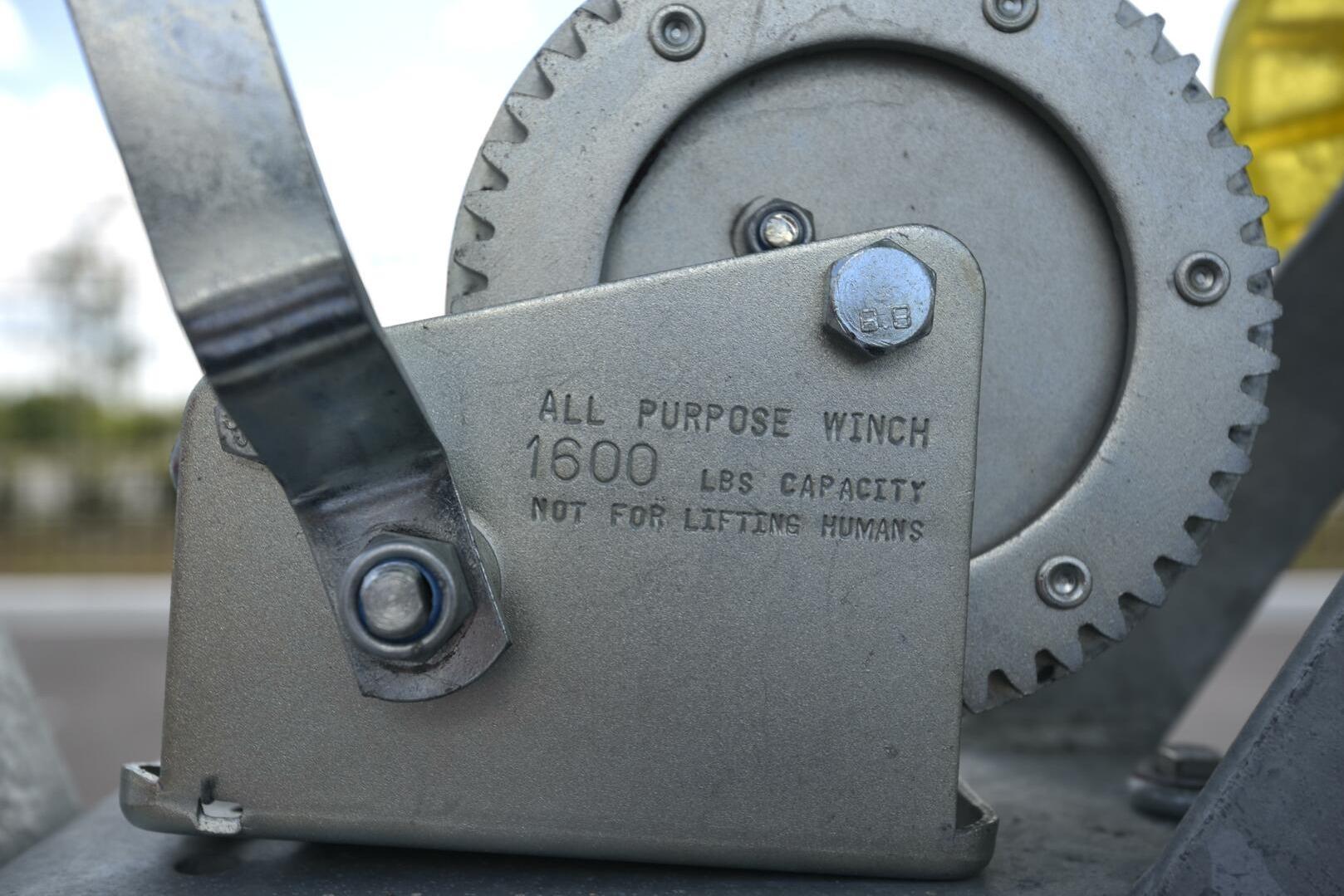All-purpose winch with 1600 lbs capacity on 2023 Sea Pro 239 Deep V CC boat.