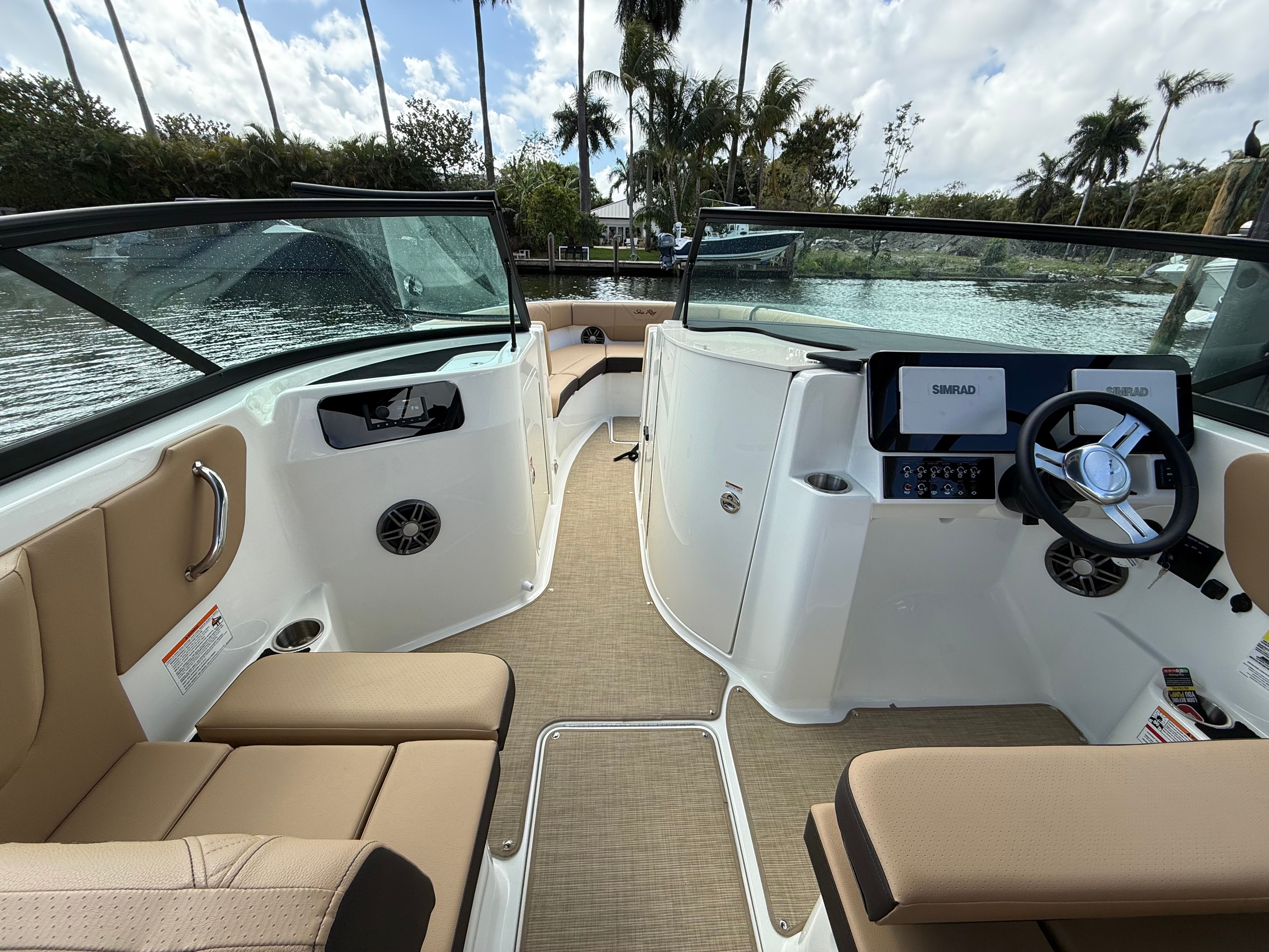2026 Sea Ray SDX 270 Outboard - 17