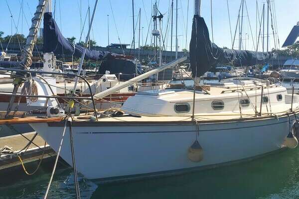 1987 Cape Dory 330