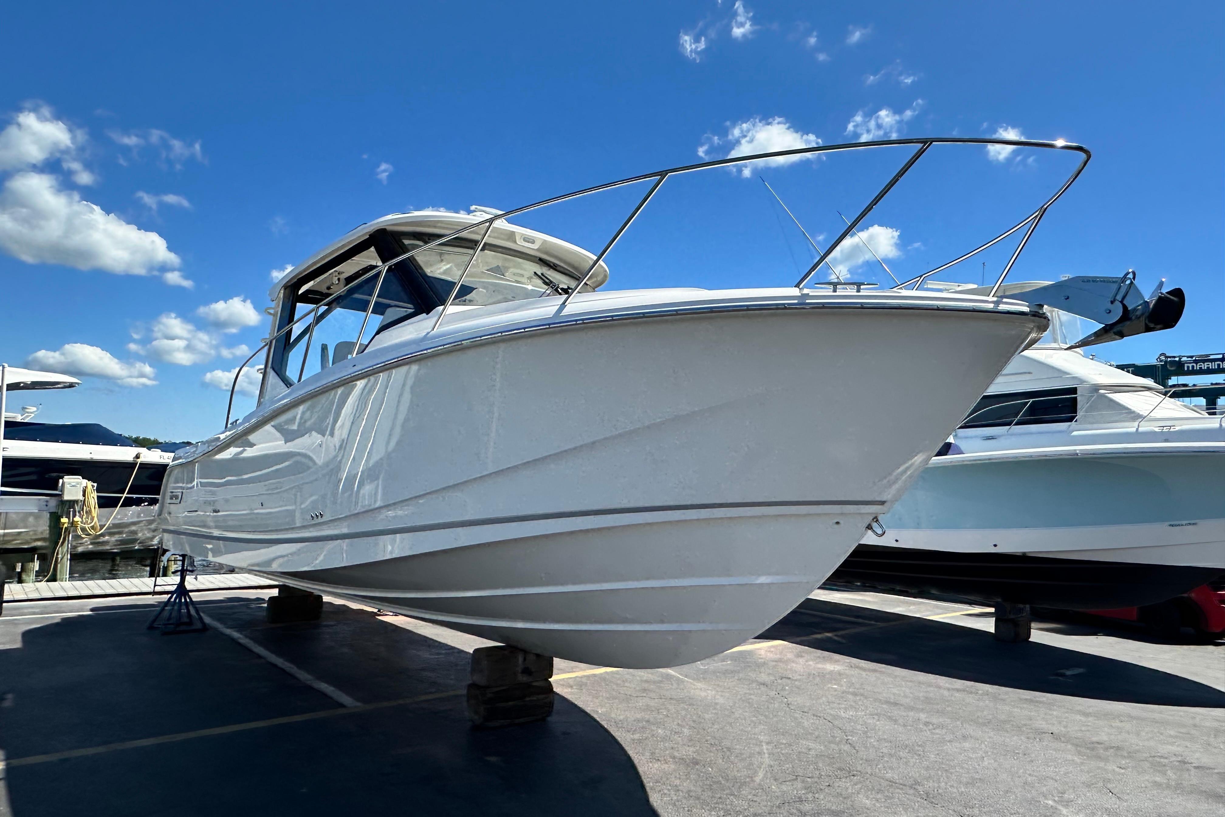 2026 Boston Whaler 325 Conquest