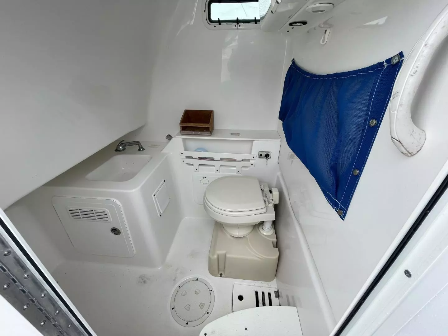 2007 Everglades 290 Pilot - Image 30