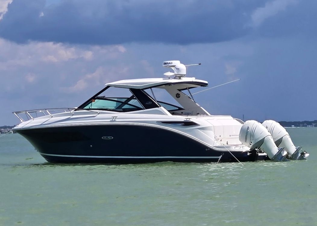 2021 Sea Ray Sundancer 320 Outboard