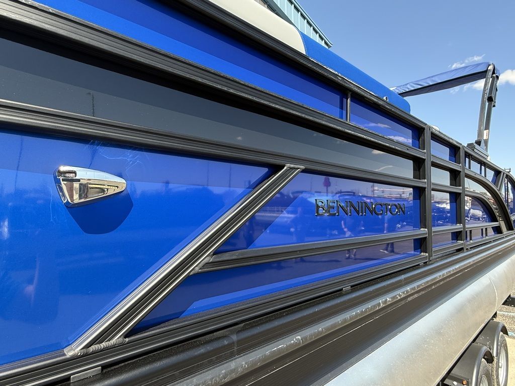 2025 Bennington 22 S SWINGBACK - 4
