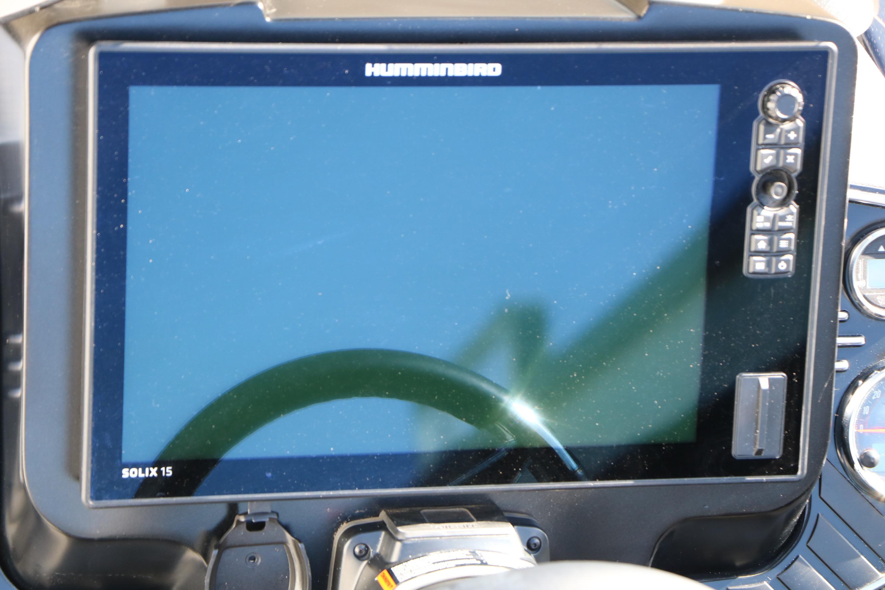 2022 Vexus VX21 boat with Humminbird Solix 15 fishfinder display.