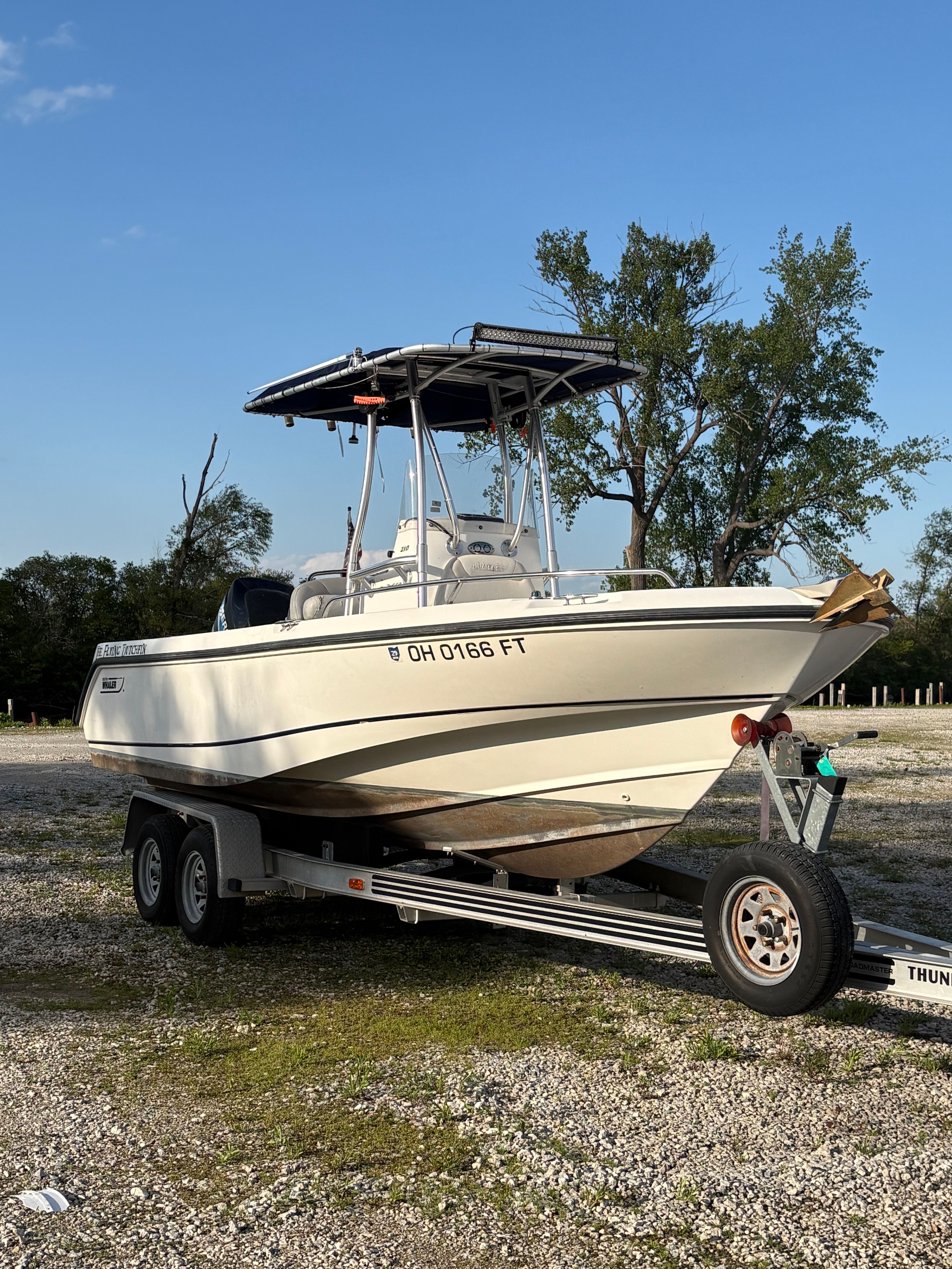 2003 Boston Whaler 210 Outrage