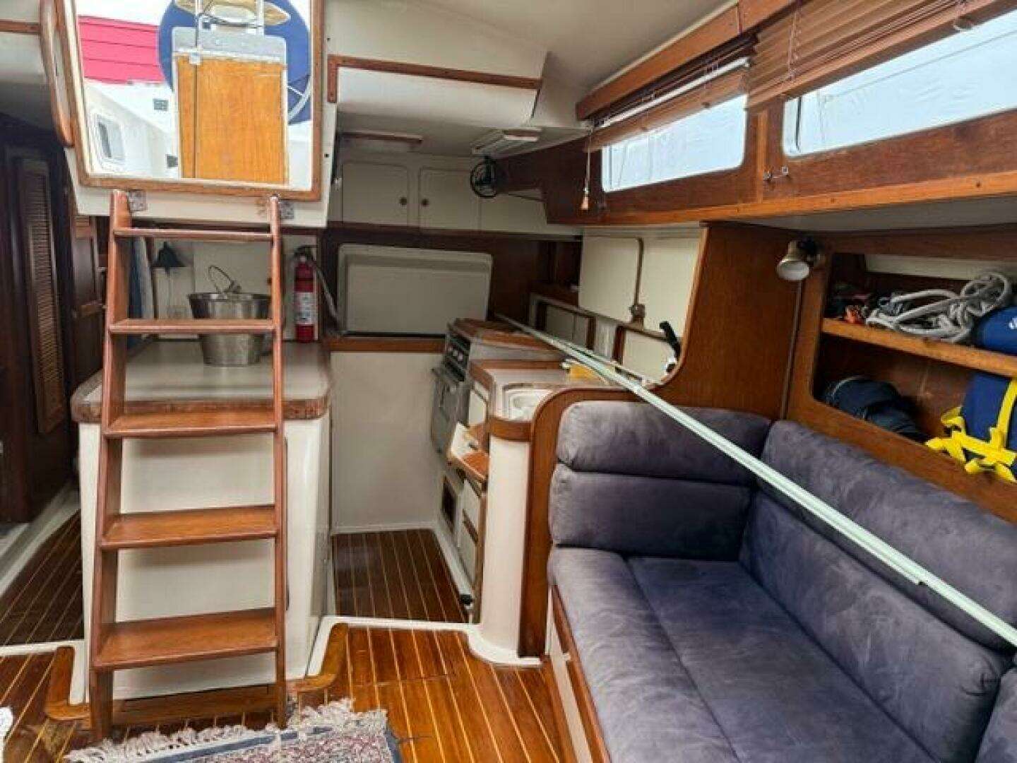 1987 Irwin 38 - Image 25