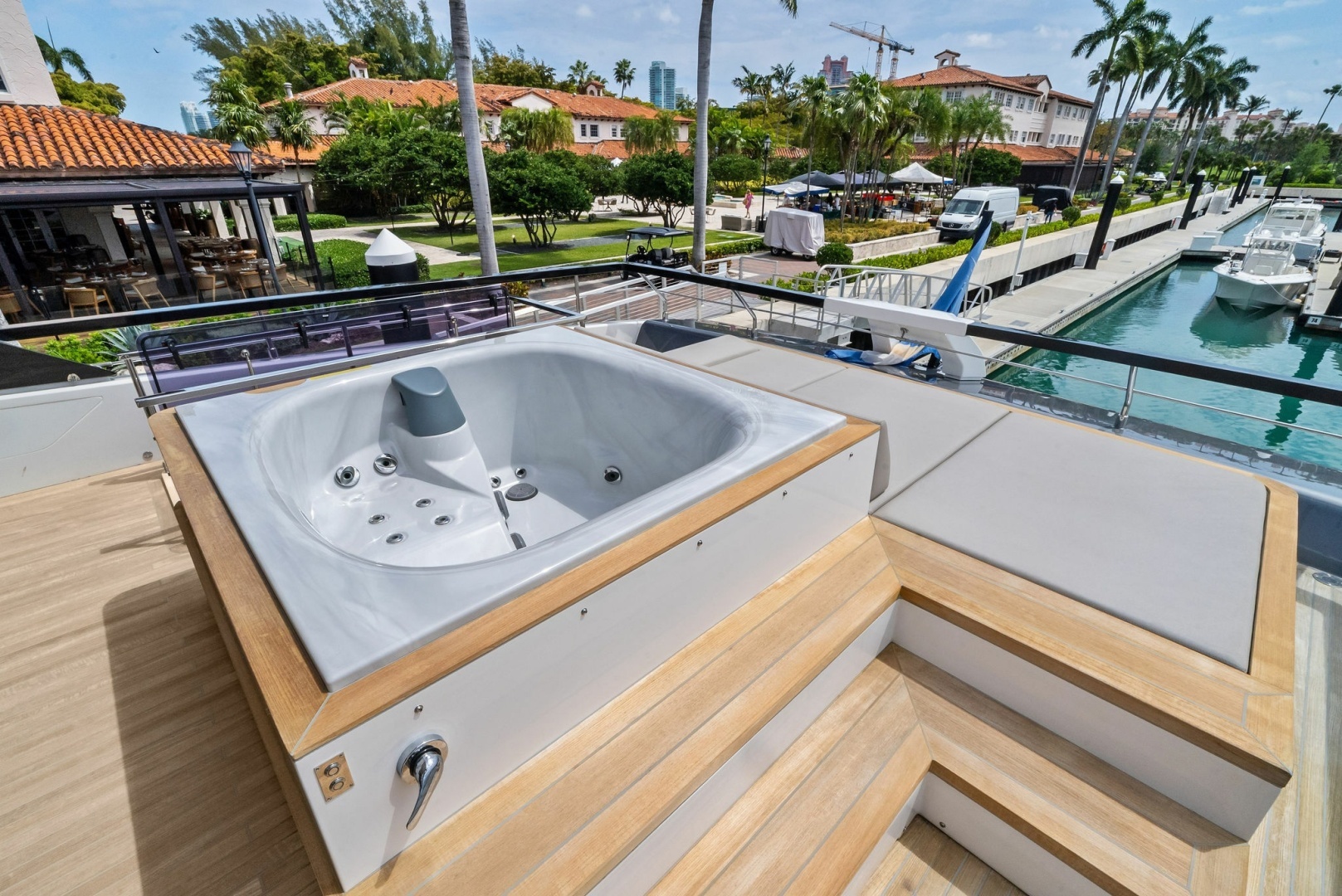 2023 Ferretti Yachts 860 - Image 21