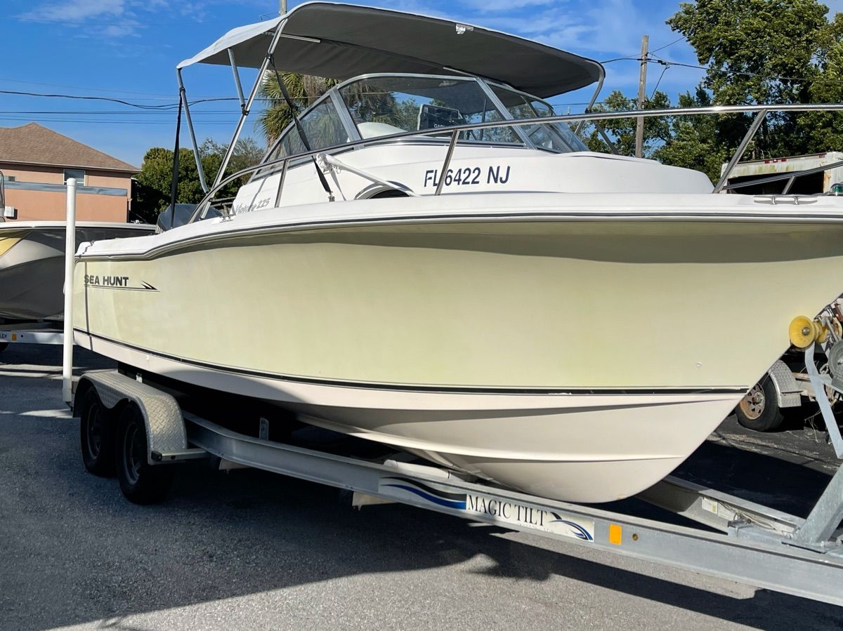 2006 Sea Hunt Victory 207