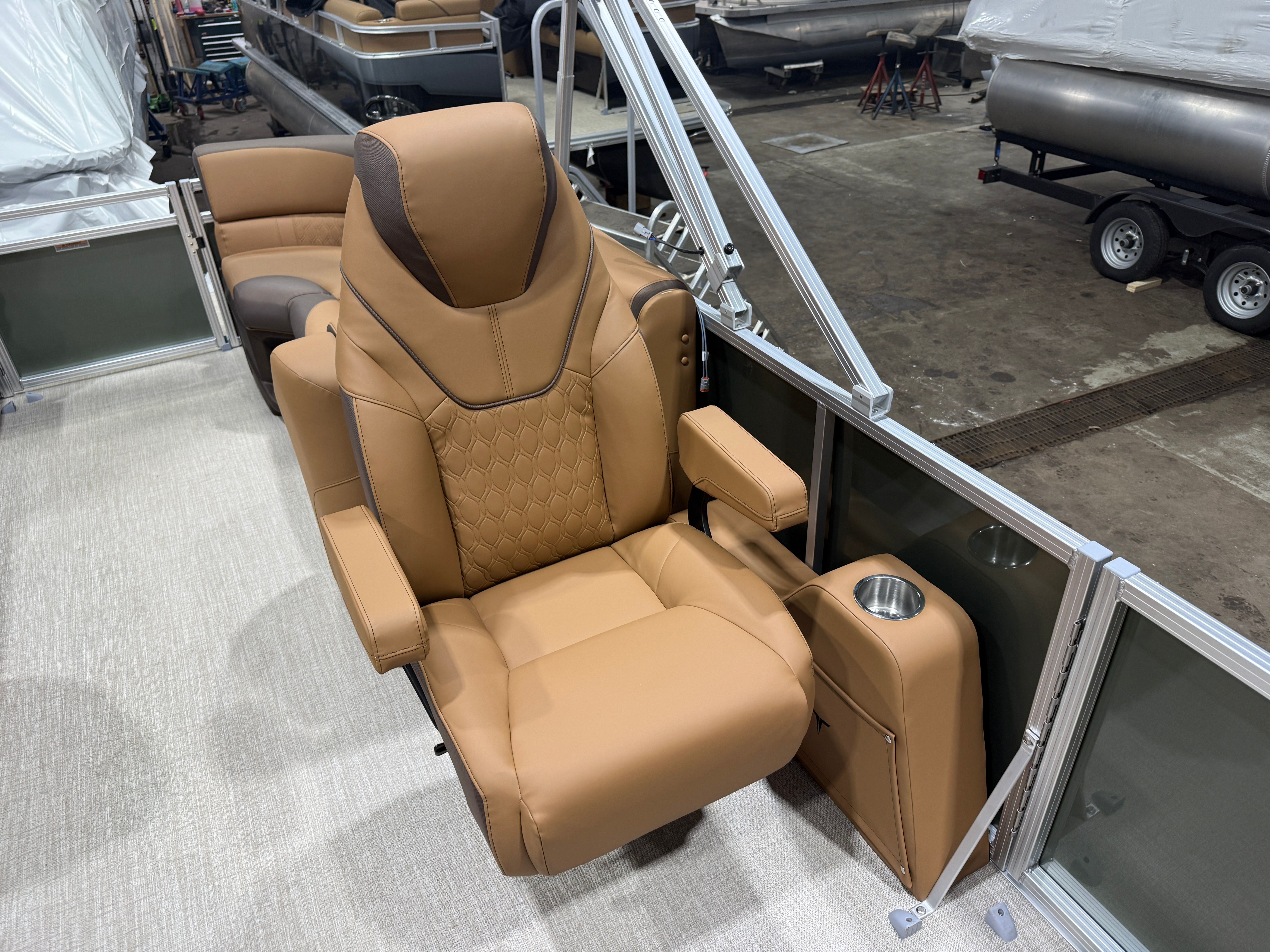 2026 Tahoe LTZ 2385 Quad Lounge & Honda 4-Stroke EFI - 10