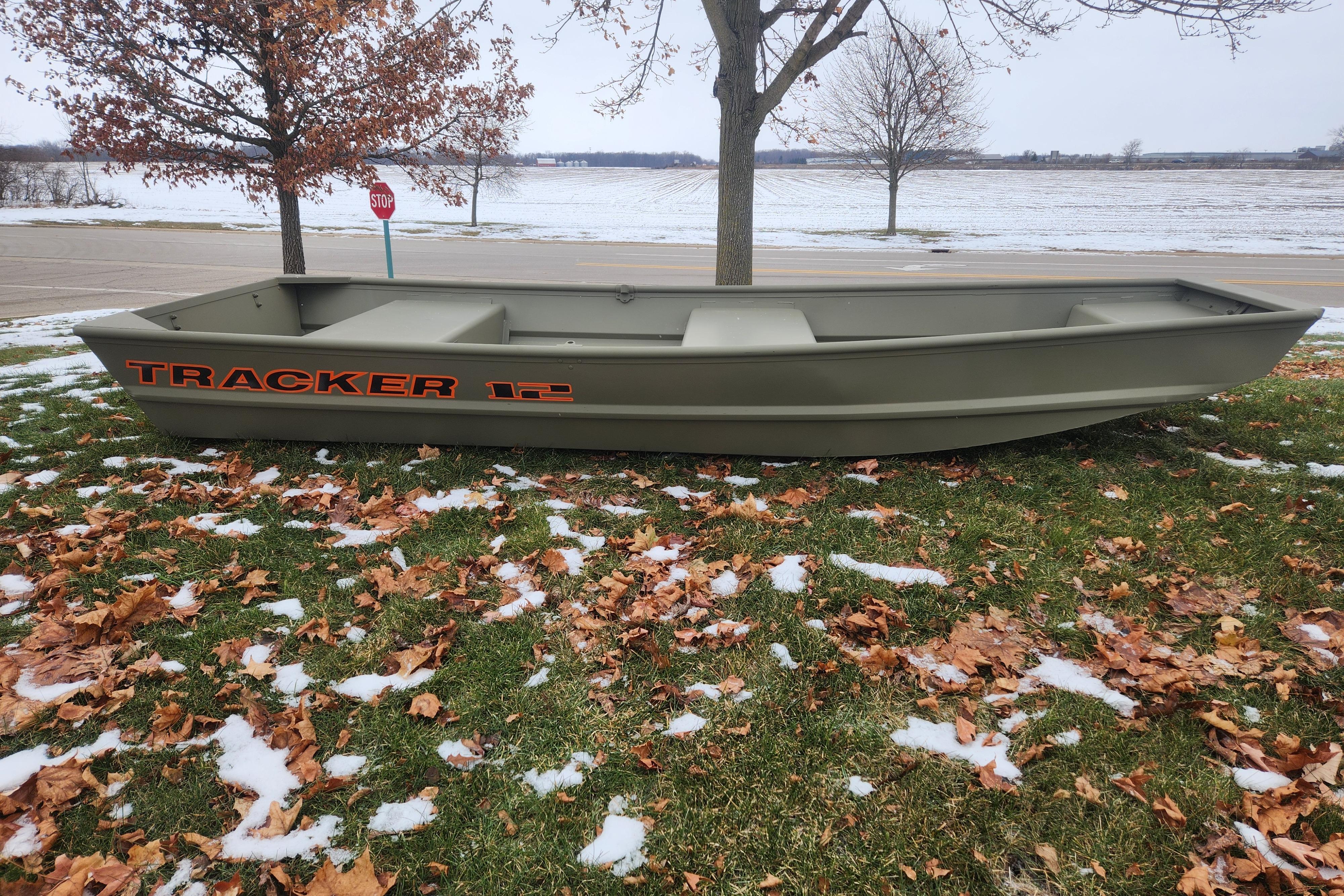 2026 Tracker Grizzly 12 Jon