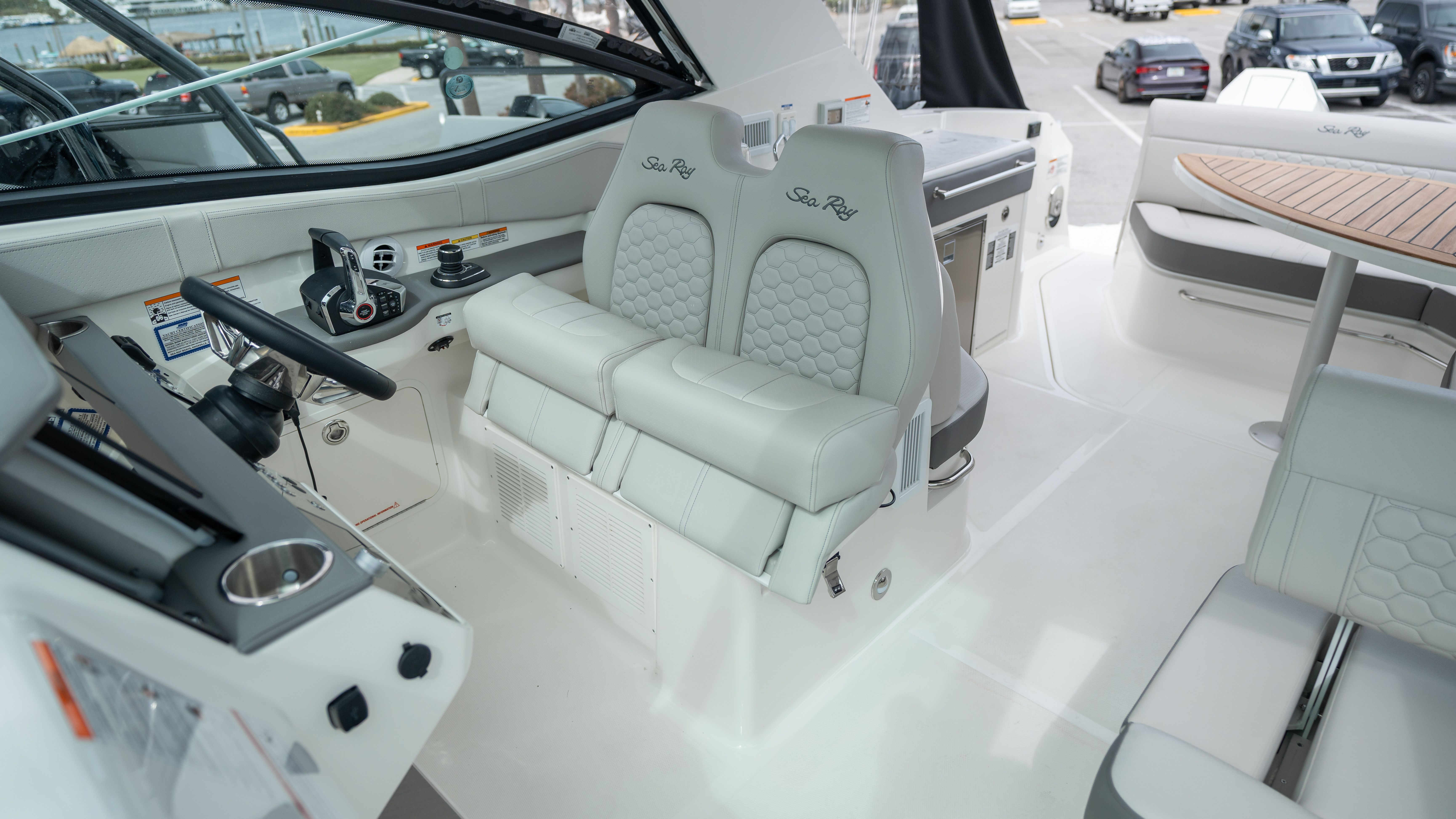 2026 Sea Ray Sundancer 320 Outboard - 27