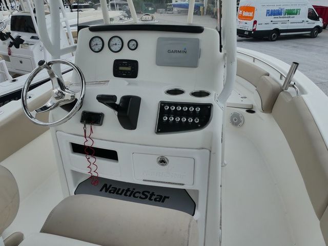 2016 NauticStar 2102 Legacy Yamaha F150XA - 8