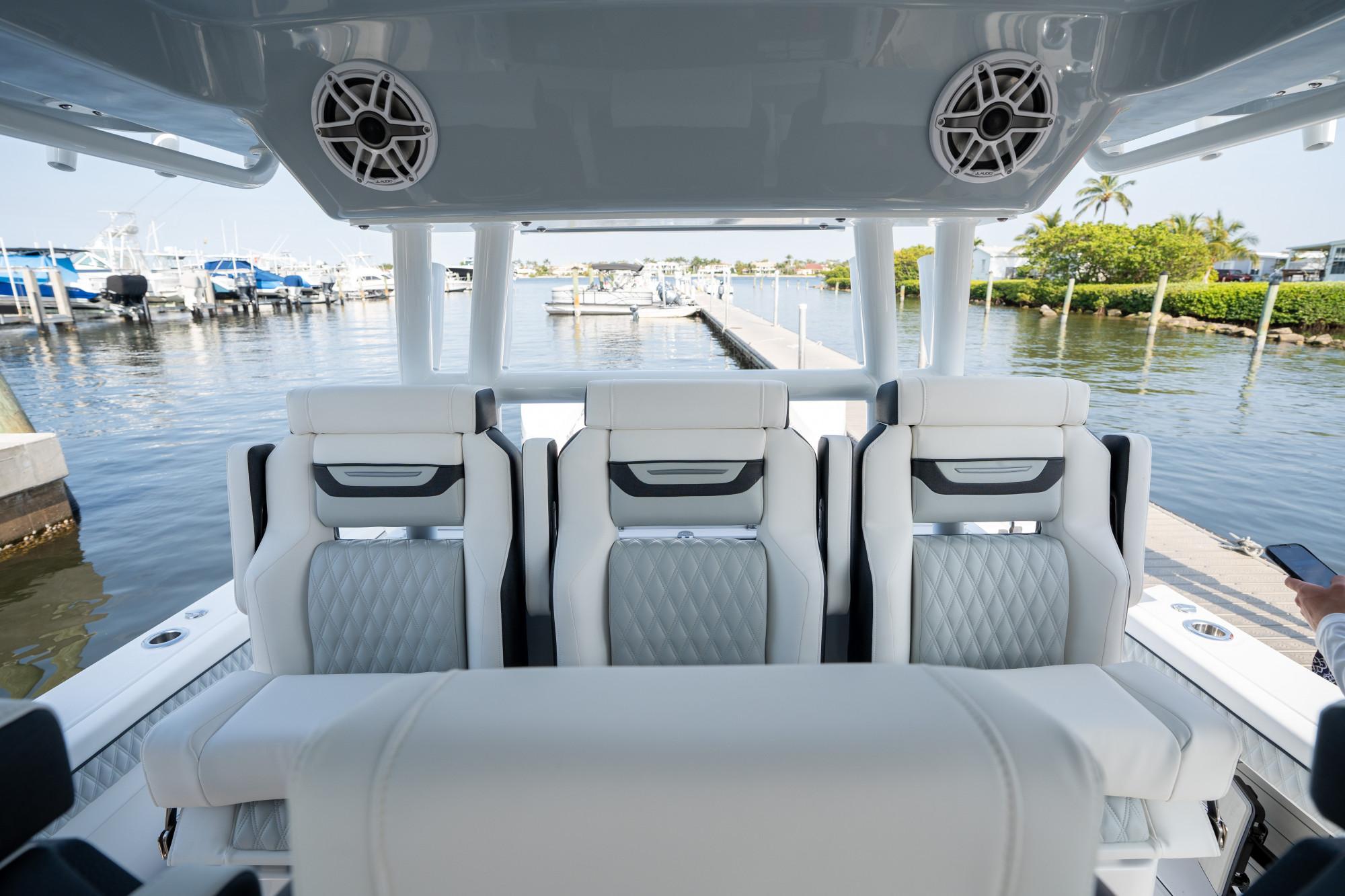 2024 Blackfin 400 CC - 22