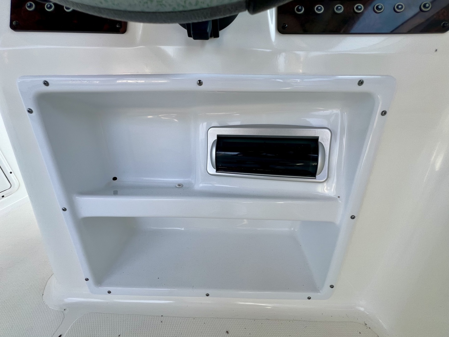 2013 Hurricane SunDeck 187 OB - Image 17
