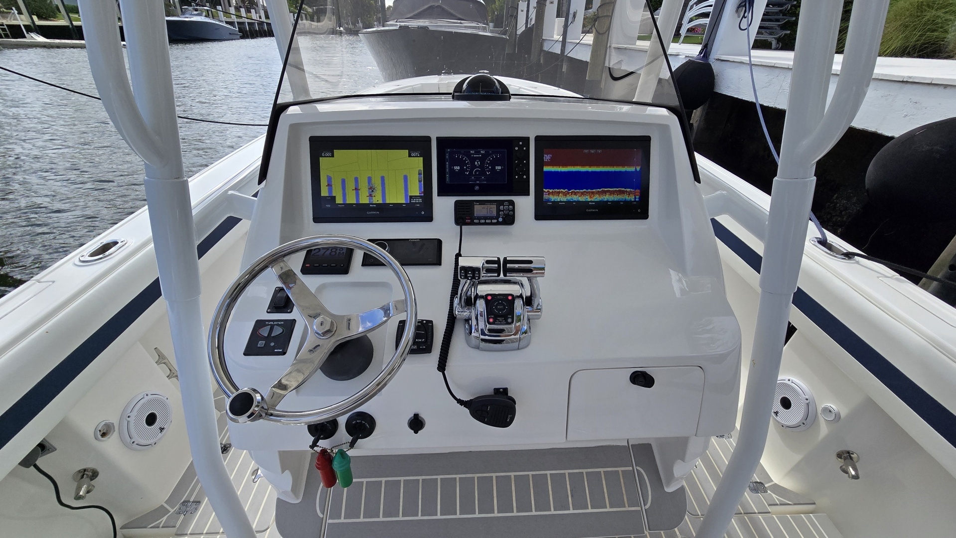2007 Intrepid 323 Open - Image 8