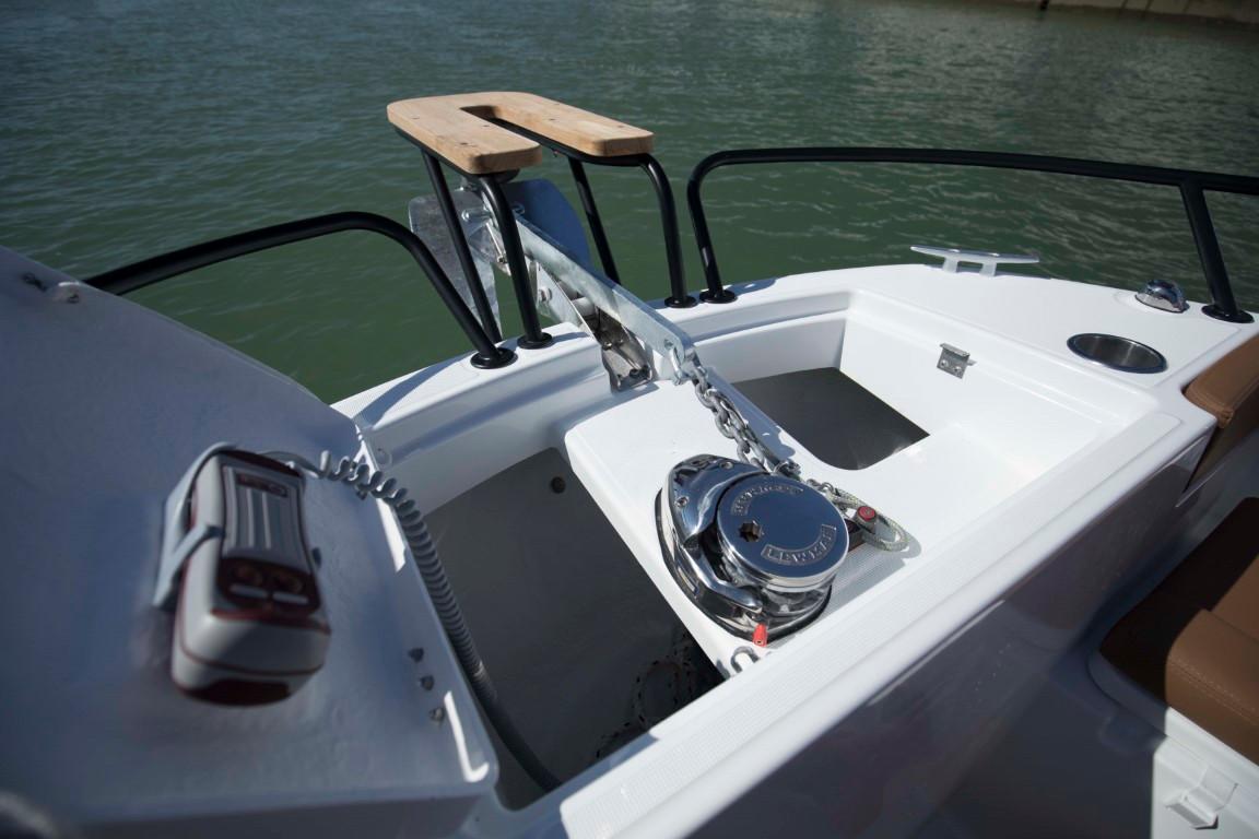 2024 Beneteau Flyer 8 SPACEdeck anchor system and bow detail.