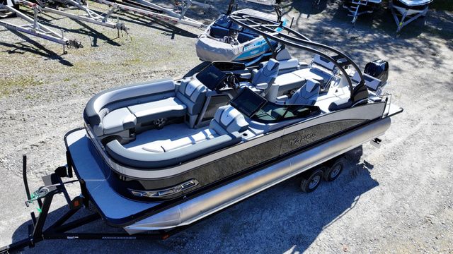 2026 Tahoe Cascade - Quad Lounger Shift Windshield - 8