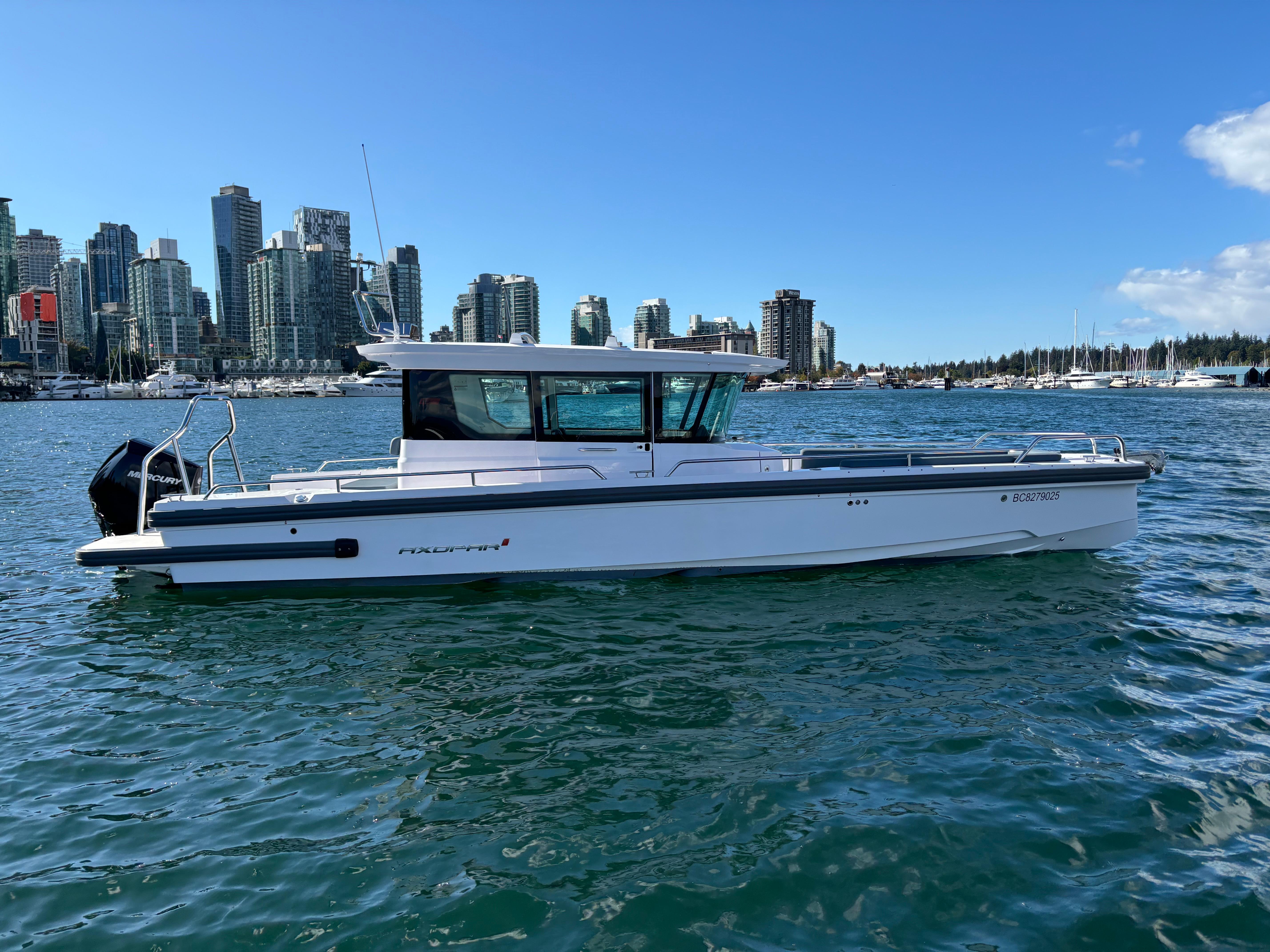 2022 Axopar 28 Cabin