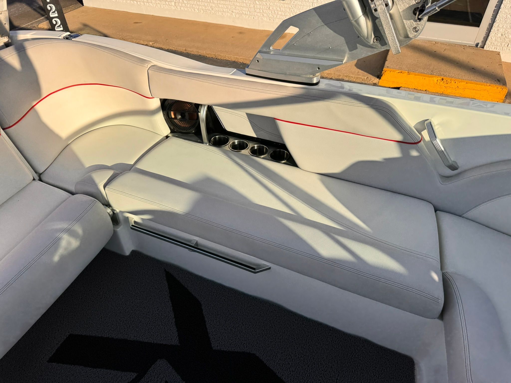 2018 MASTERCRAFT X23 - Image 22