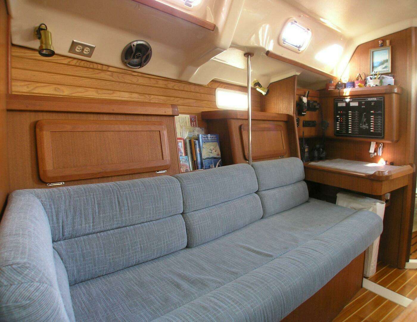 1996 Hunter Legend - Image 6
