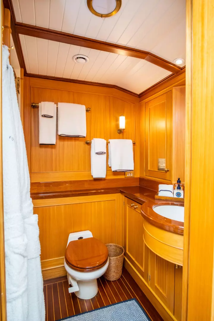 1999 Palmer Johnson Motor Yacht - Image 31