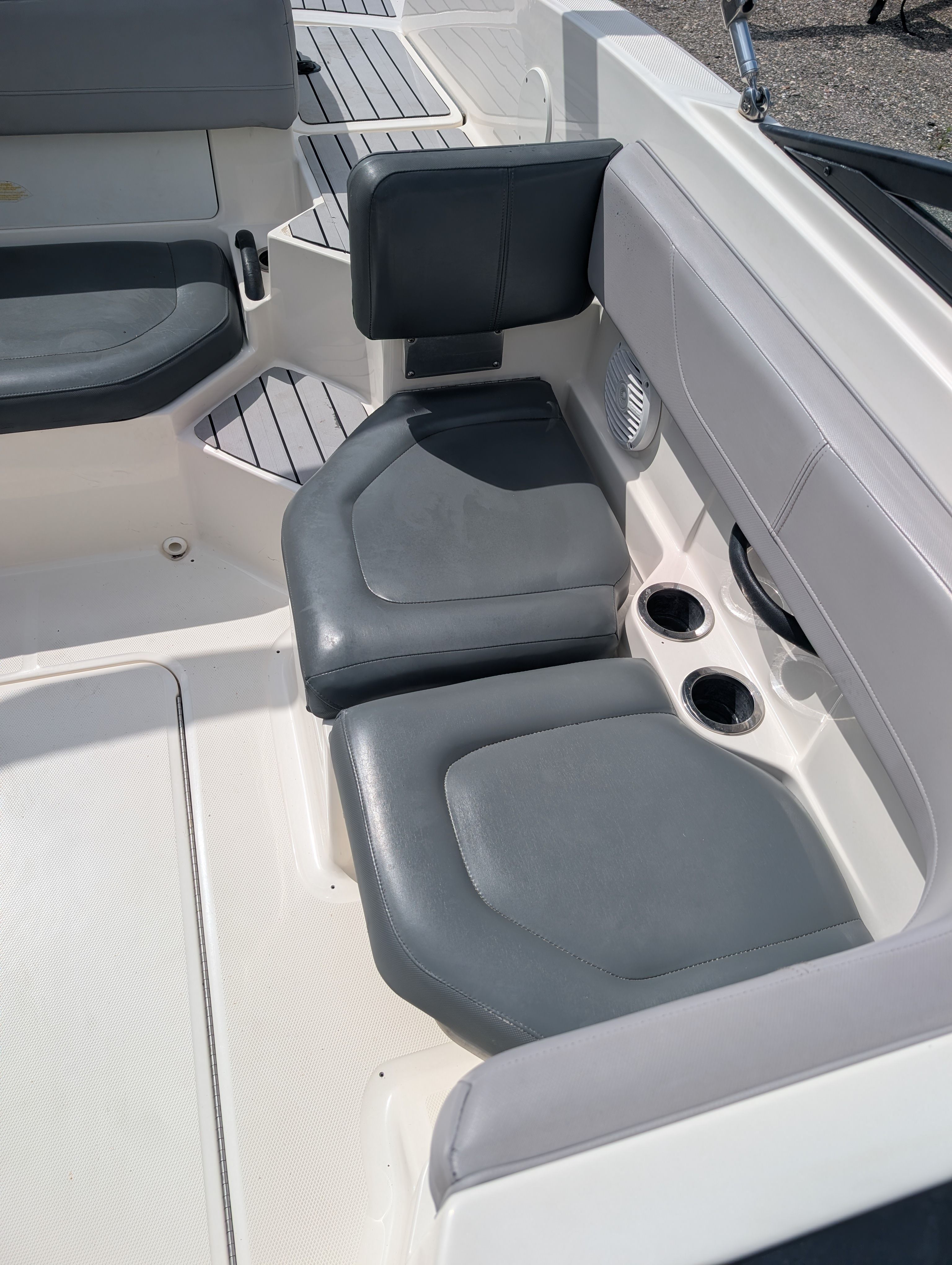 2016 SEA RAY 190 SPX - Image 21