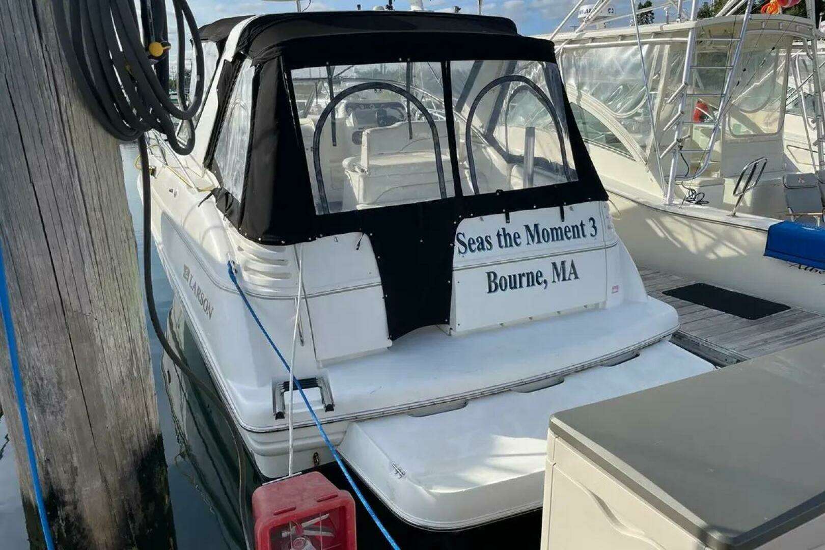 2001 Larson Cabrio 330 - Image 2