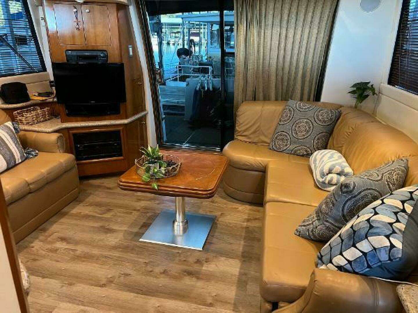 2001 Carver 450 Voyager Pilothouse - Image 68