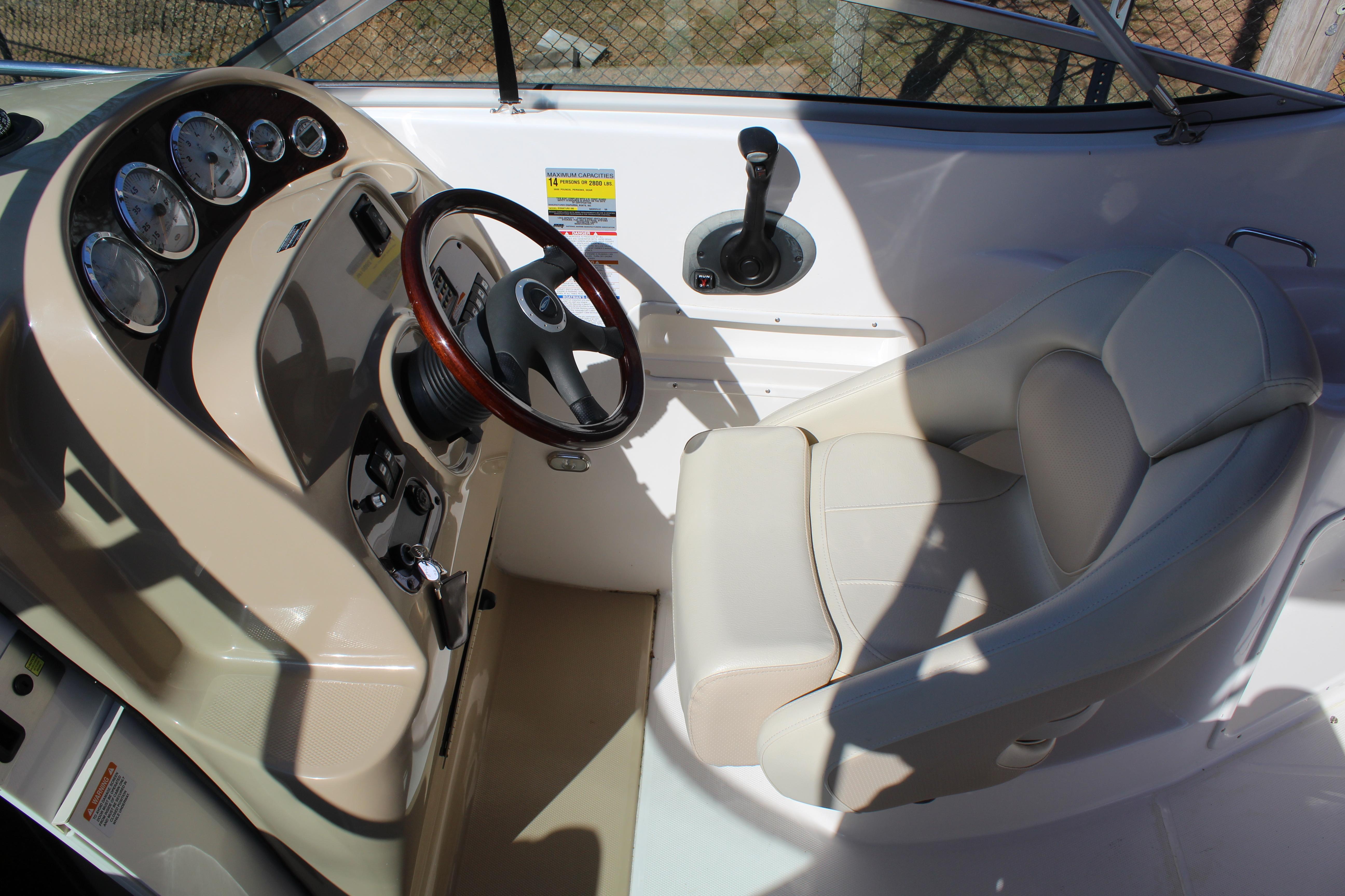 2004 Chaparral Signature 260 - 10