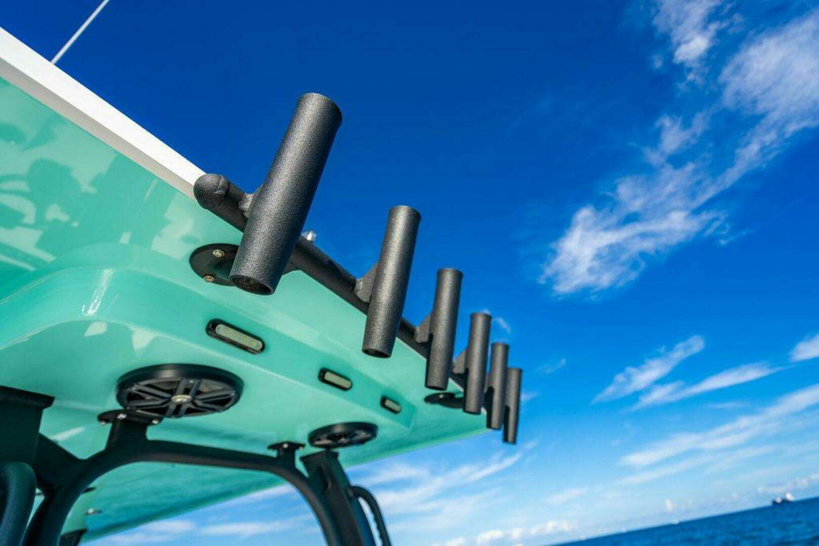 2026 Reef Runner 340 - Image 31