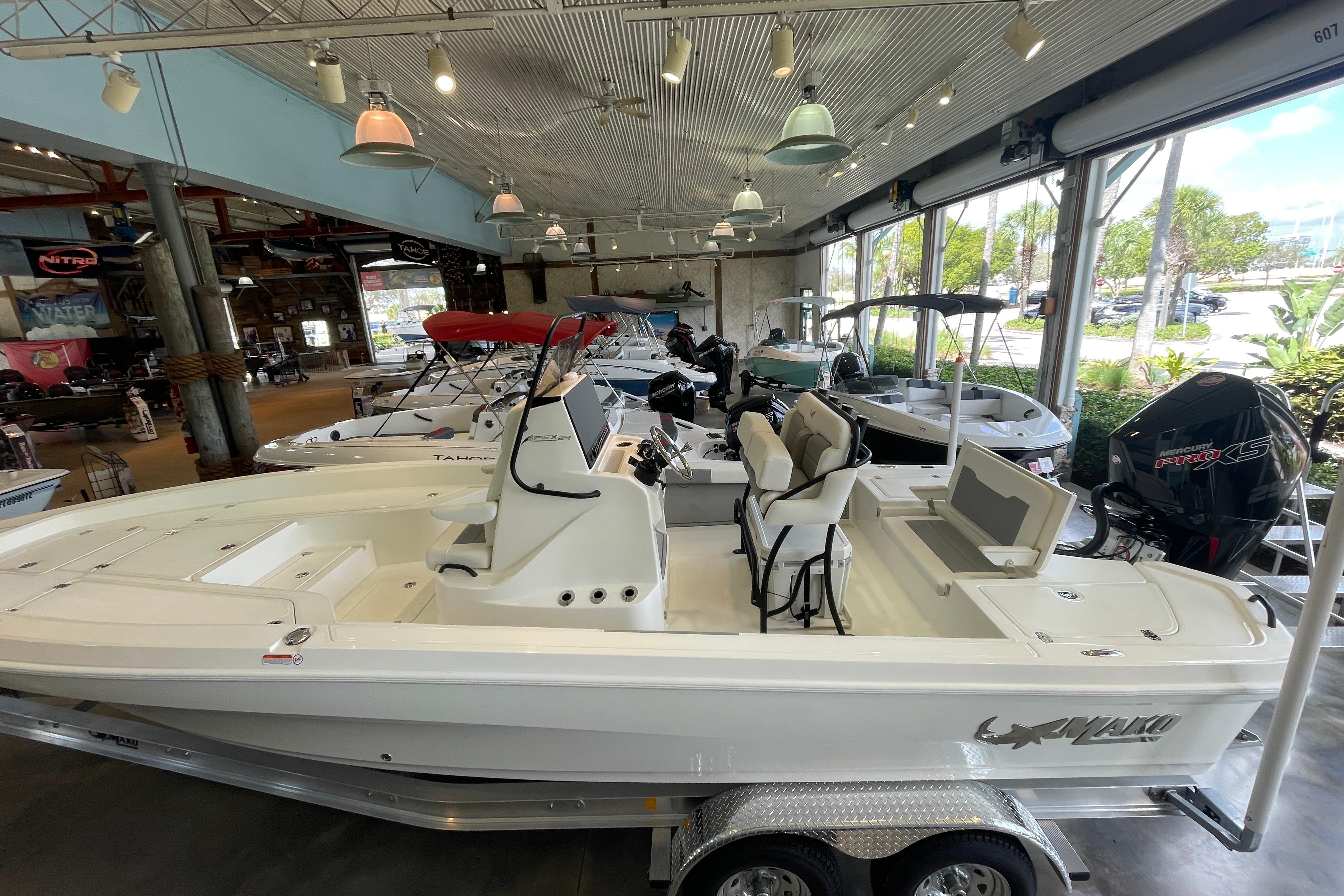 2026 Mako 24 APEX
