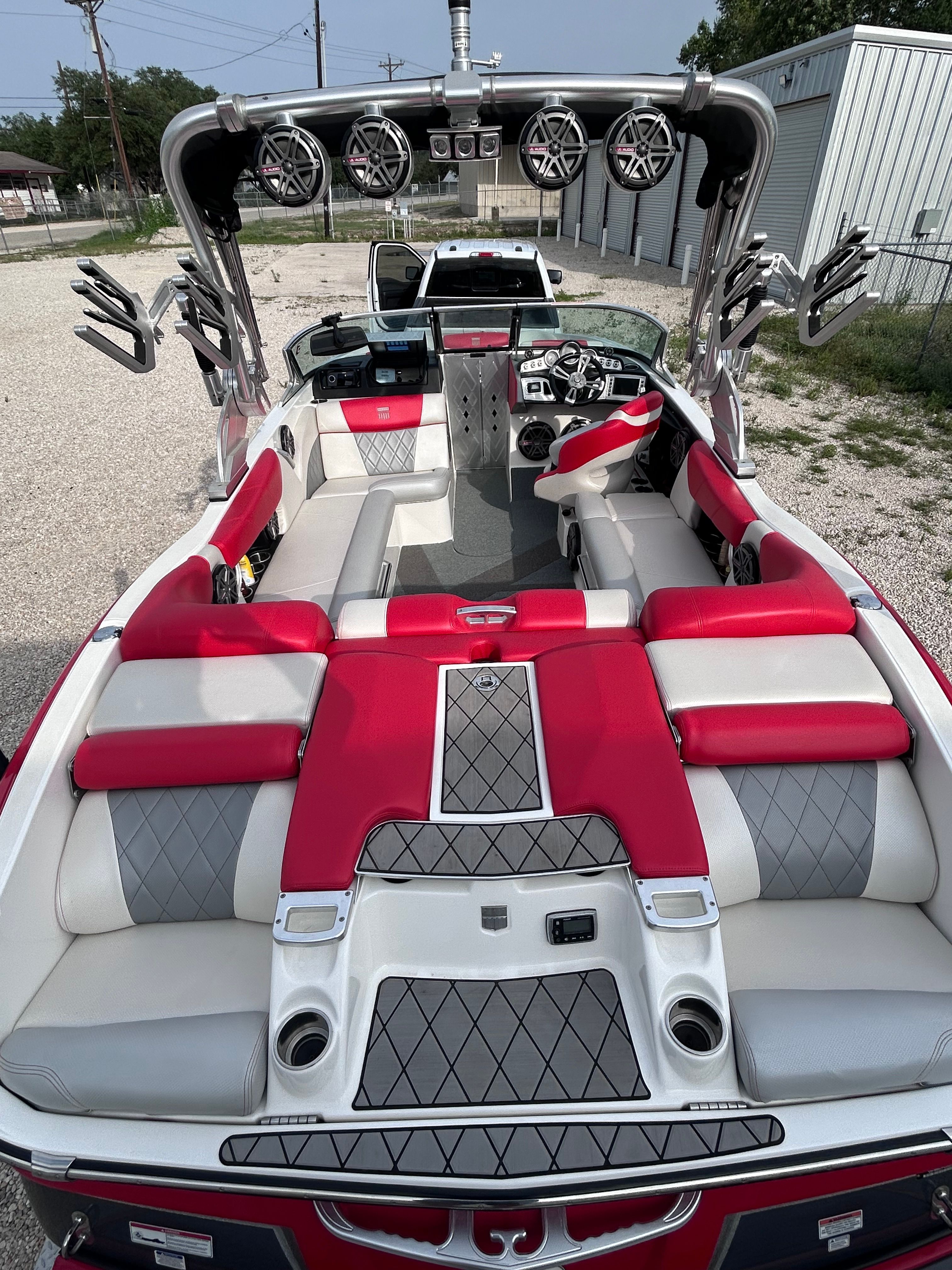 2015 MasterCraft X23 - 2
