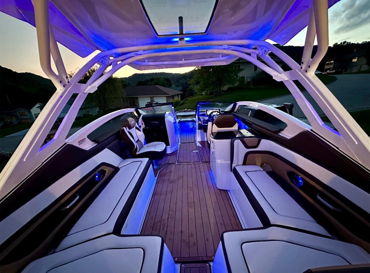 2022 Yamaha Boats 275SD - 18