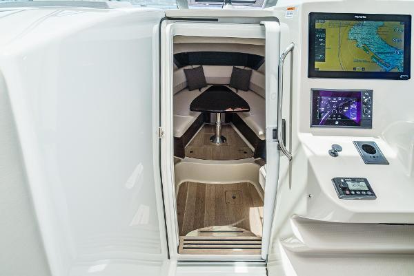 2020 Boston Whaler 345 Conquest - 10