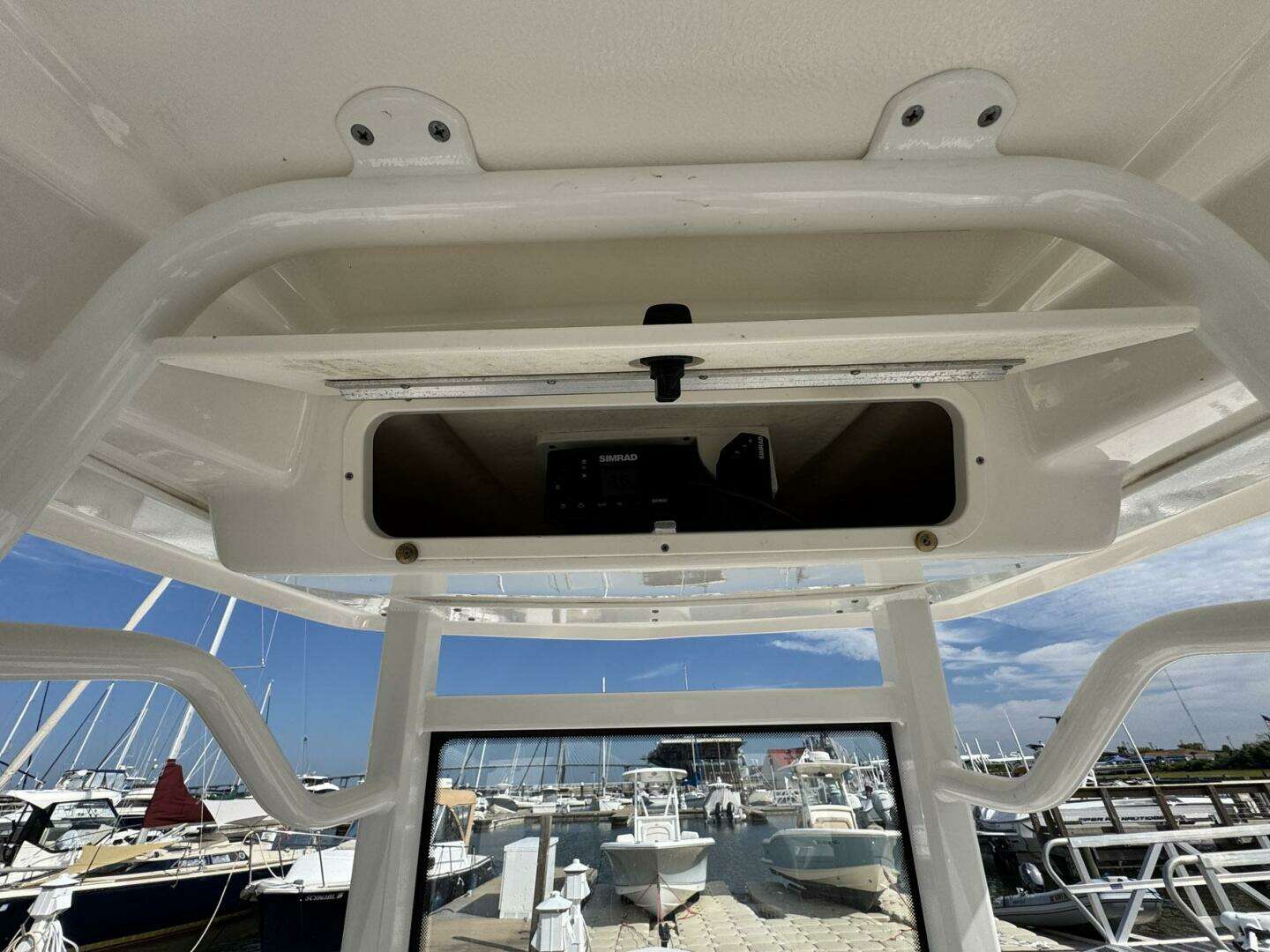 2021 Robalo 246 Cayman - Image 32