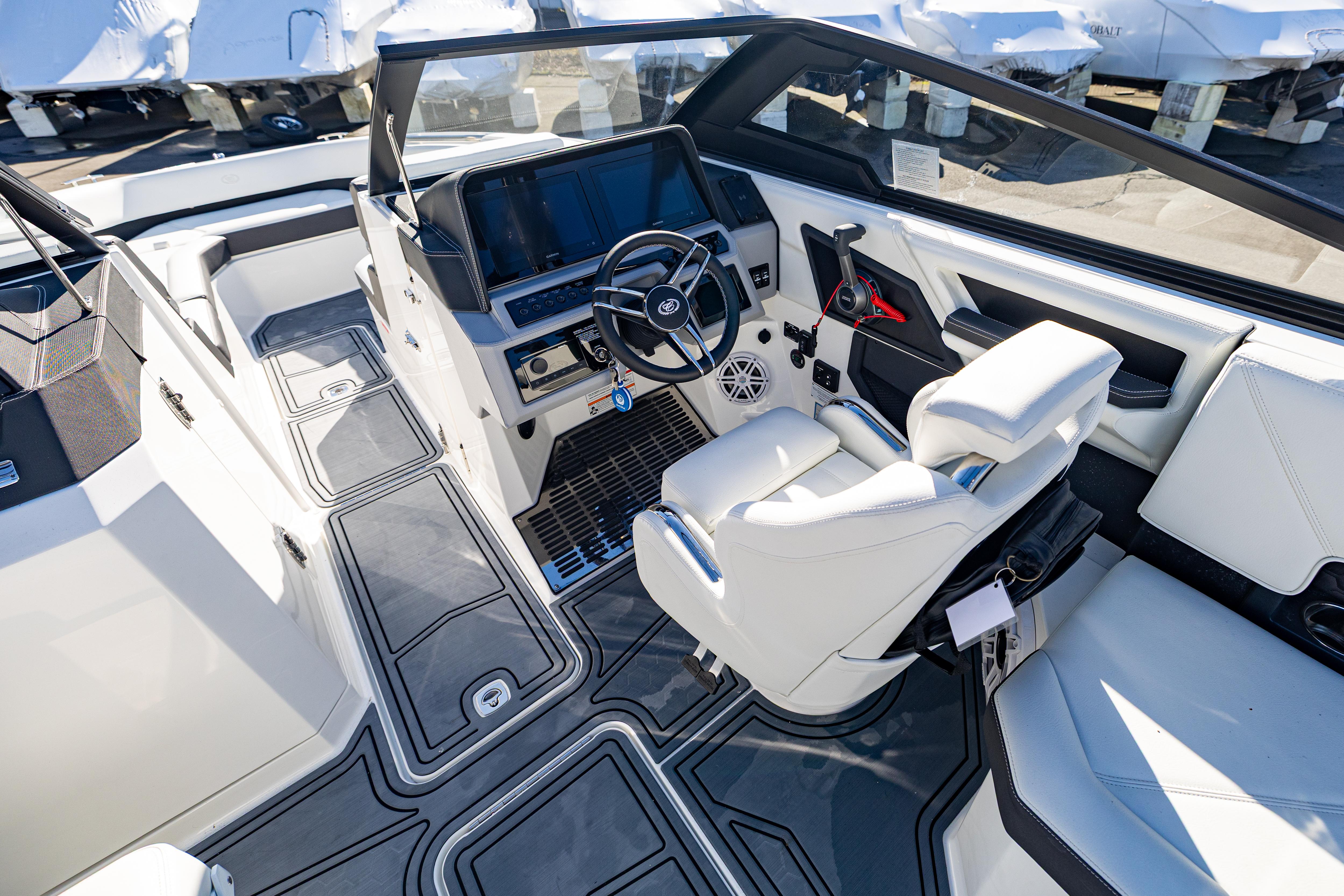 2025 Cobalt R8 Surf - 22