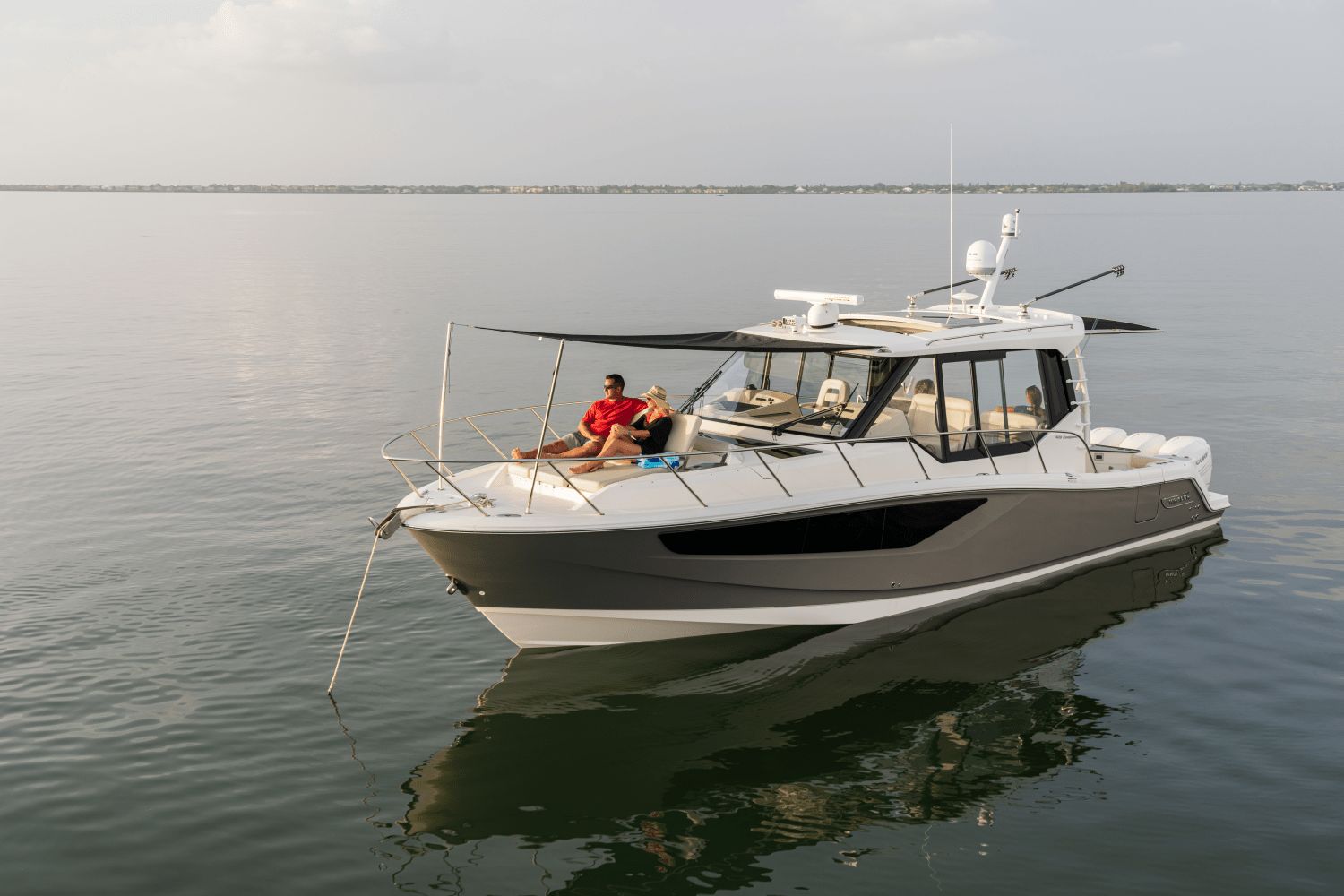 2025 Boston Whaler 405 Conquest - 21