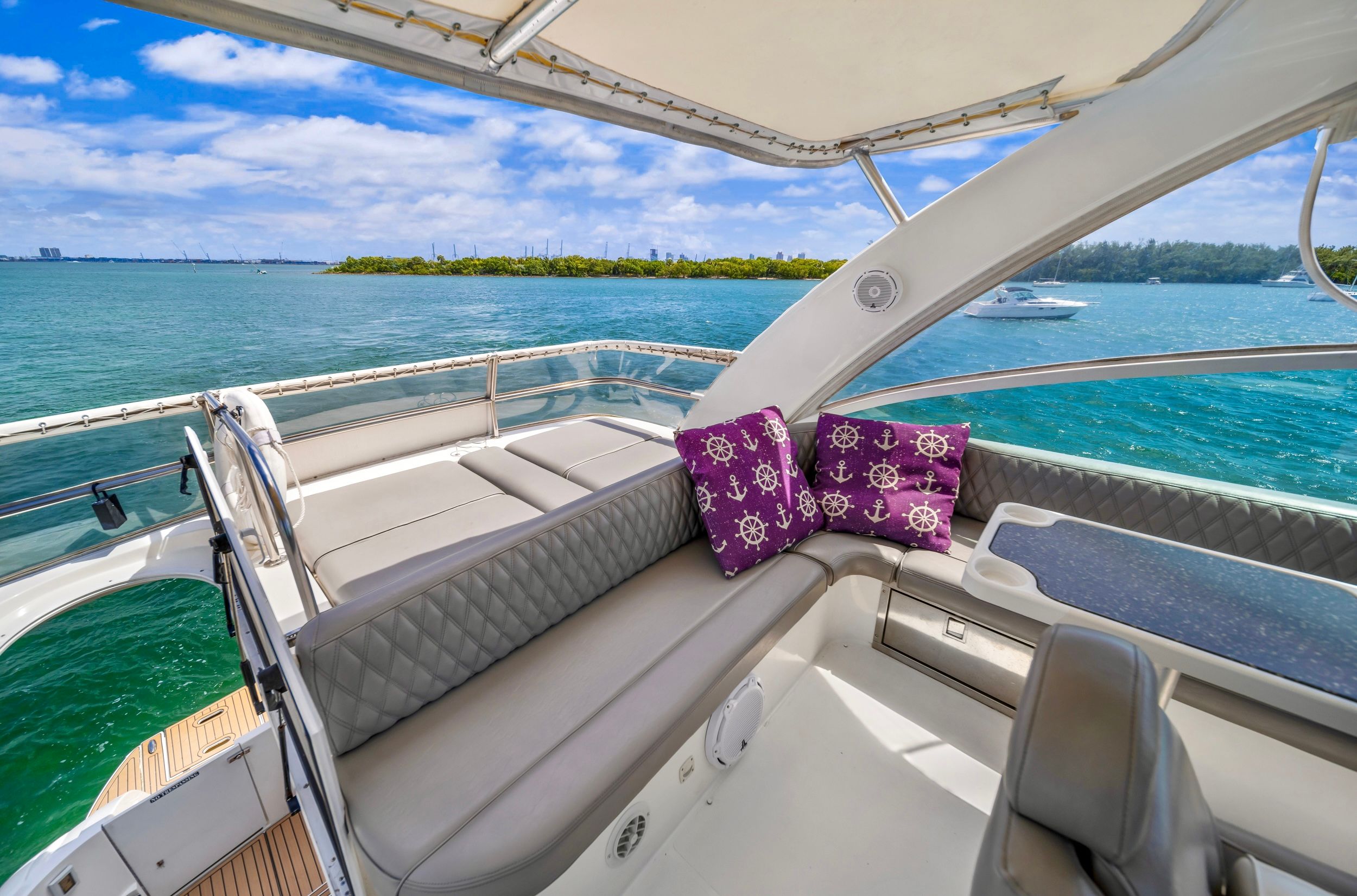 2007 Cruisers Yachts 447 - 3