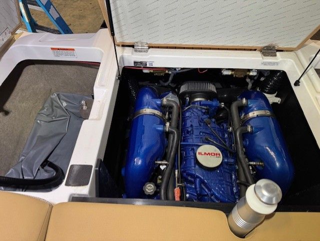2020 MasterCraft XT22 - 11
